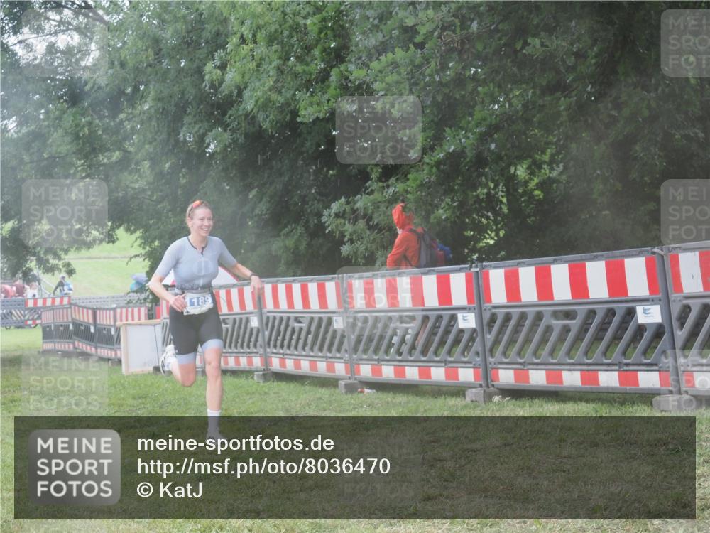 21.06.2025 - 27. Vierlanden-Triathlon KatJ http://msf.ph/oto/8036470 15.06.2025 14:14:57 Ziel 1189 meine-sportfotos.de