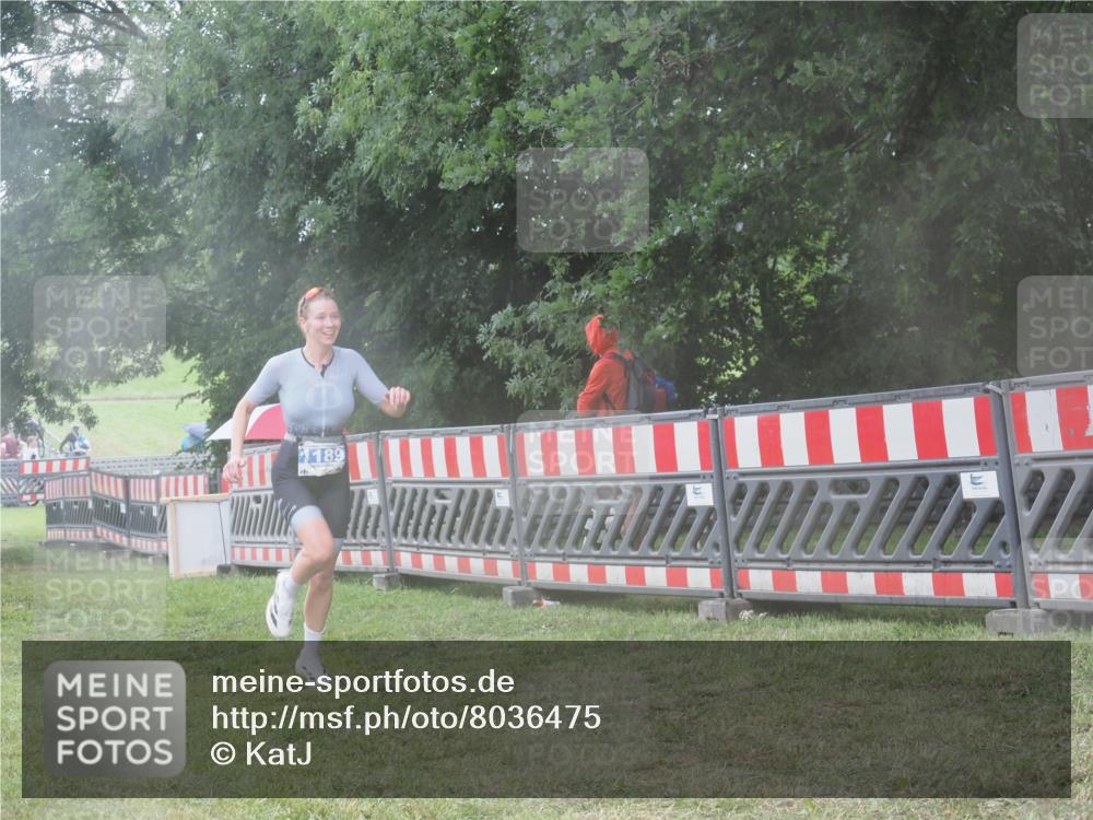 21.06.2025 - 27. Vierlanden-Triathlon KatJ http://msf.ph/oto/8036475 15.06.2025 14:14:57 Ziel 1189 meine-sportfotos.de