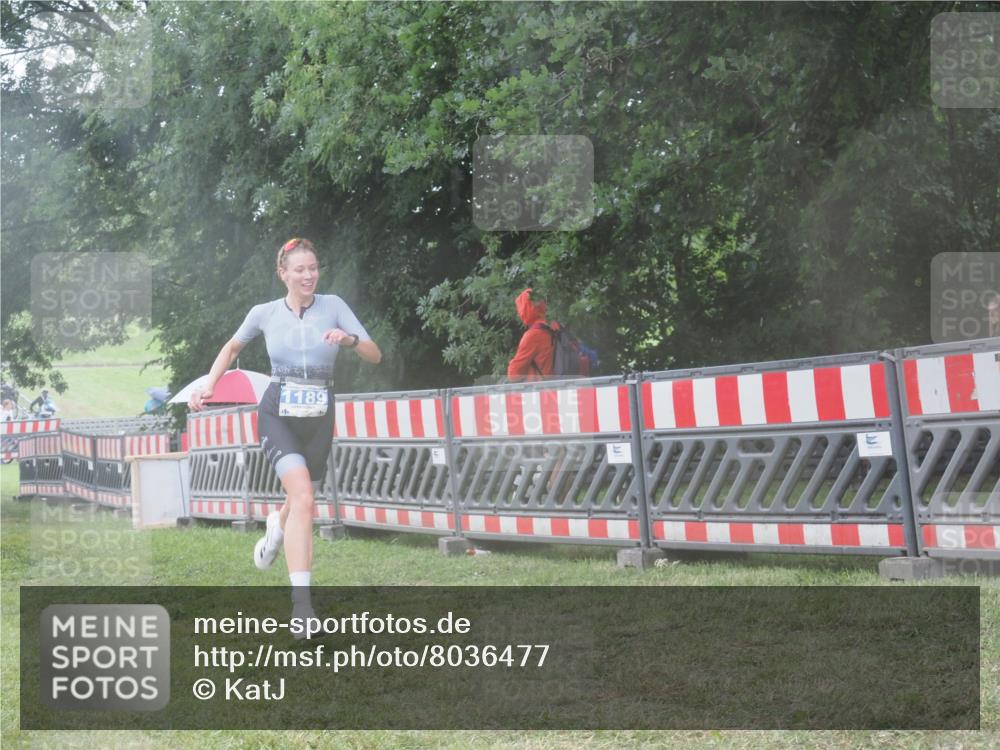 21.06.2025 - 27. Vierlanden-Triathlon KatJ http://msf.ph/oto/8036477 15.06.2025 14:14:57 Ziel 1189 meine-sportfotos.de