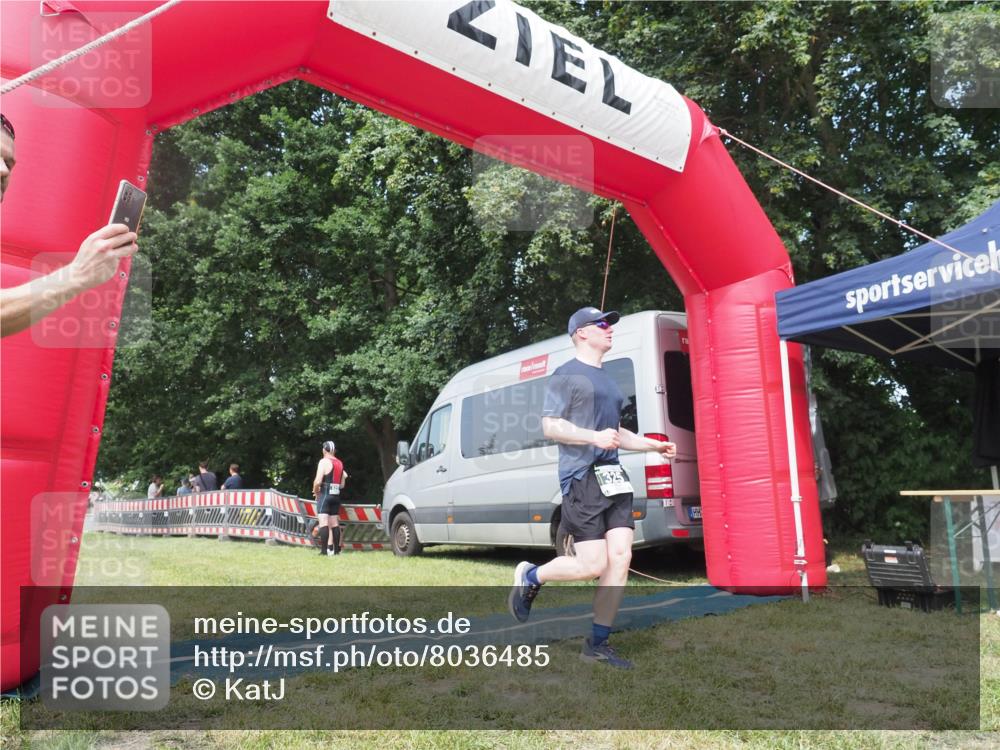 15.06.2025 - 27. Vierlanden-Triathlon KatJ http://msf.ph/oto/8036485 15.06.2025 11:25:23 Schwimmen  meine-sportfotos.de