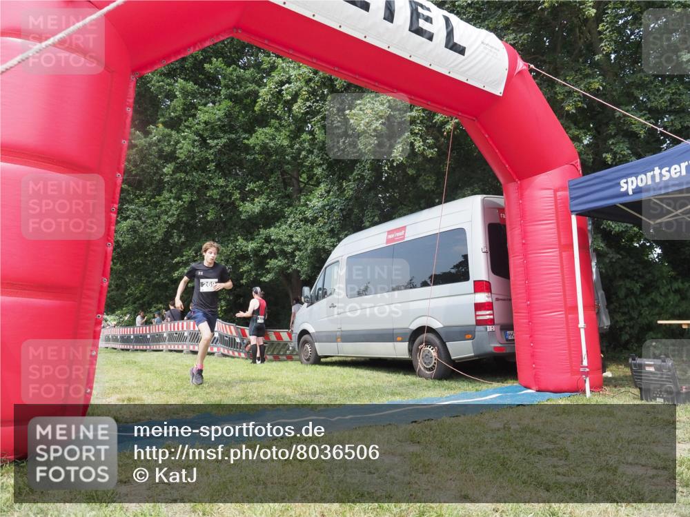 15.06.2025 - 27. Vierlanden-Triathlon KatJ http://msf.ph/oto/8036506 15.06.2025 11:25:30 Schwimmen  meine-sportfotos.de