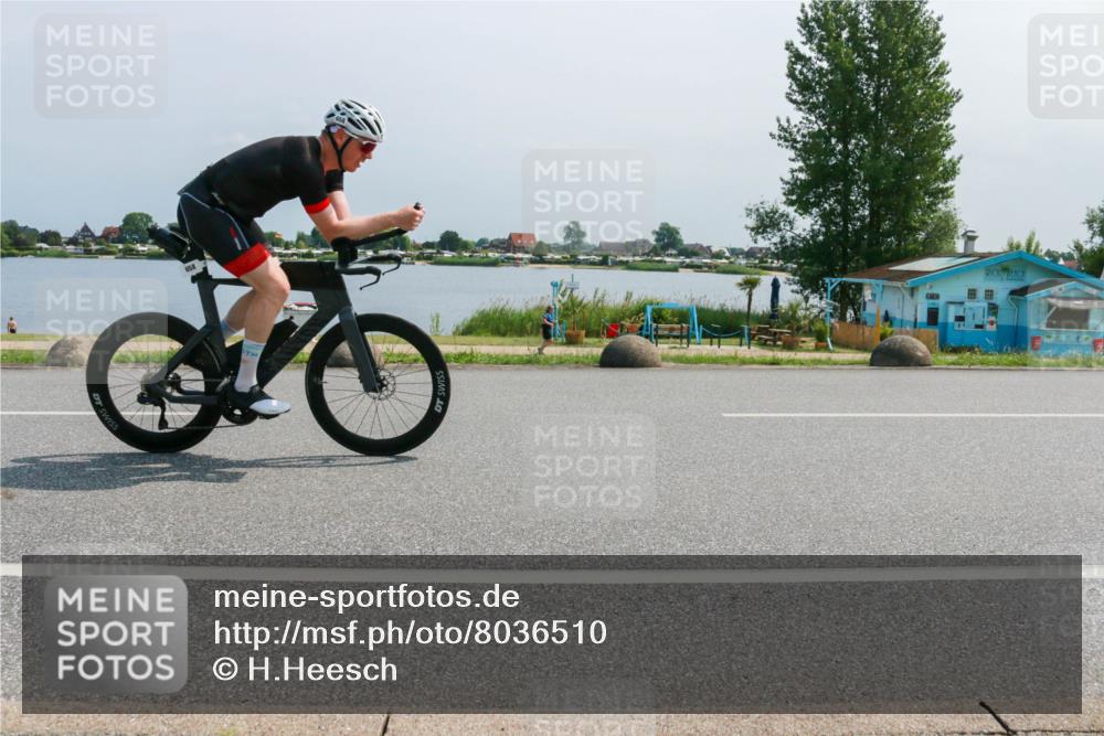 21.06.2025 - 27. Vierlanden-Triathlon H.Heesch http://msf.ph/oto/8036510 15.06.2025 11:46:05 Radfahren 32, 658 meine-sportfotos.de