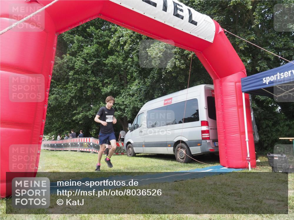 15.06.2025 - 27. Vierlanden-Triathlon KatJ http://msf.ph/oto/8036526 15.06.2025 11:25:30 Schwimmen  meine-sportfotos.de