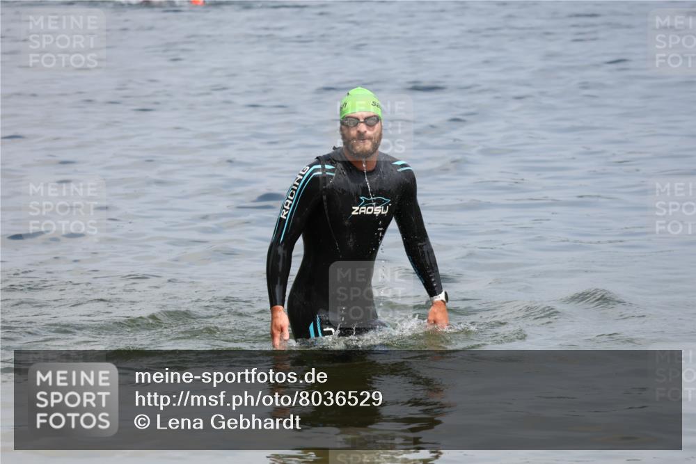 21.06.2025 - 27. Vierlanden-Triathlon Lena Gebhardt http://msf.ph/oto/8036529 15.06.2025 11:59:32 Schwimmen 997 meine-sportfotos.de