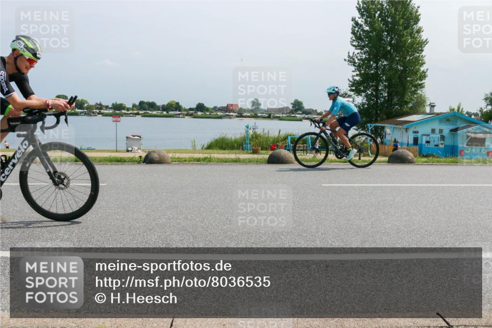 21.06.2025 - 27. Vierlanden-Triathlon H.Heesch http://msf.ph/oto/8036535 15.06.2025 11:46:10 Radfahren 215, 803 meine-sportfotos.de
