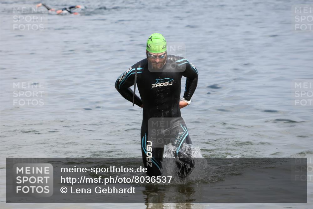 21.06.2025 - 27. Vierlanden-Triathlon Lena Gebhardt http://msf.ph/oto/8036537 15.06.2025 11:59:35 Schwimmen 997 meine-sportfotos.de
