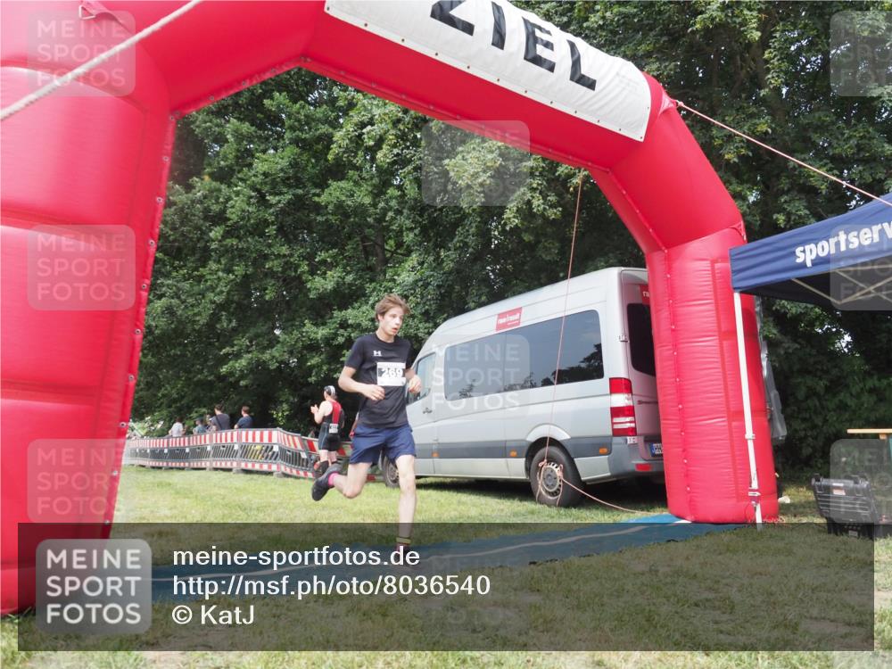 15.06.2025 - 27. Vierlanden-Triathlon KatJ http://msf.ph/oto/8036540 15.06.2025 11:25:30 Schwimmen  meine-sportfotos.de