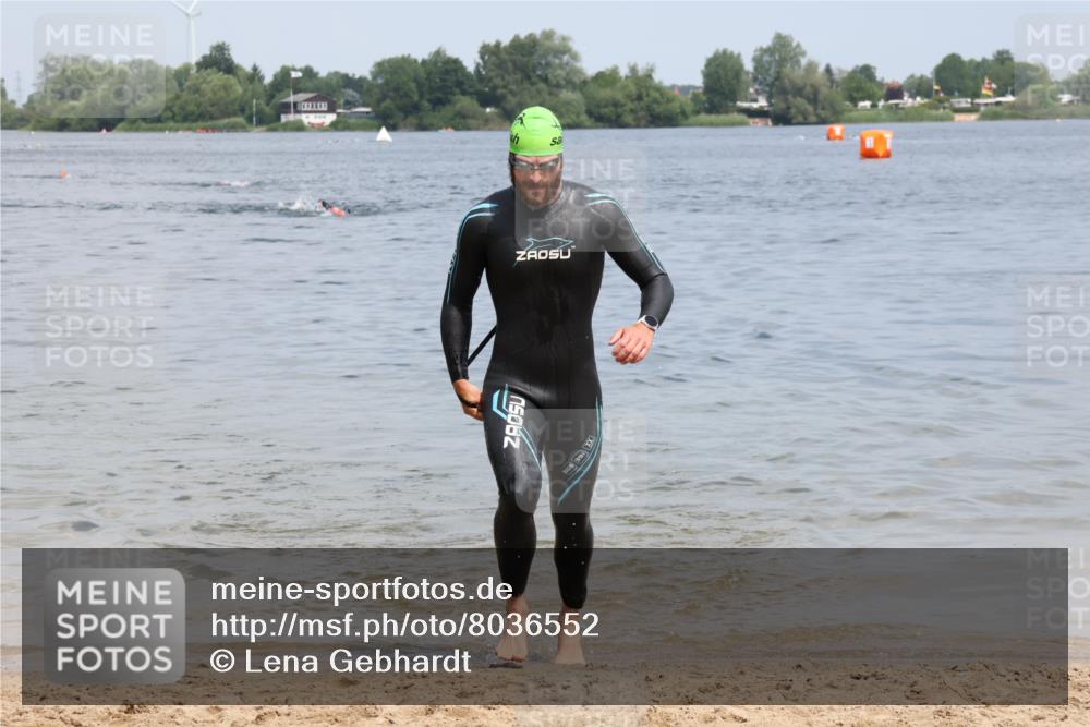 21.06.2025 - 27. Vierlanden-Triathlon Lena Gebhardt http://msf.ph/oto/8036552 15.06.2025 11:59:39 Schwimmen 997 meine-sportfotos.de