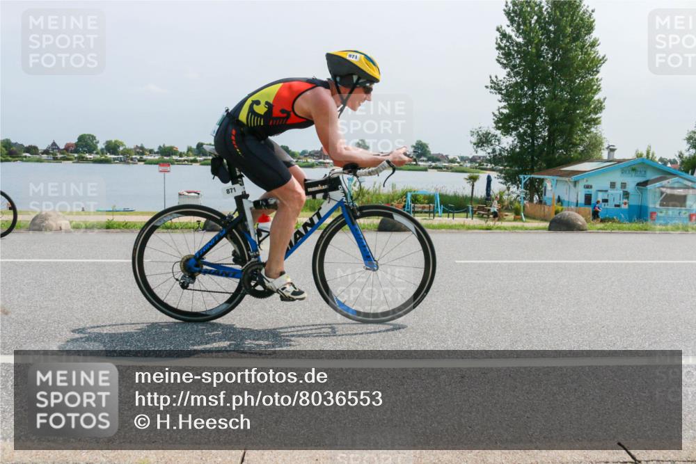 21.06.2025 - 27. Vierlanden-Triathlon H.Heesch http://msf.ph/oto/8036553 15.06.2025 11:46:11 Radfahren 215, 803 meine-sportfotos.de