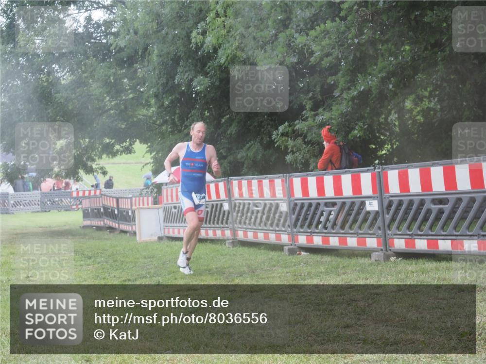 21.06.2025 - 27. Vierlanden-Triathlon KatJ http://msf.ph/oto/8036556 15.06.2025 14:15:22 Ziel 1278 meine-sportfotos.de