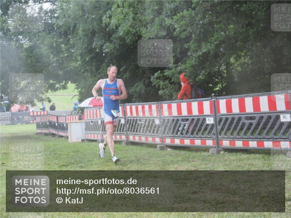 21.06.2025 - 27. Vierlanden-Triathlon KatJ http://msf.ph/oto/8036561 15.06.2025 14:15:23 Ziel 1278 meine-sportfotos.de