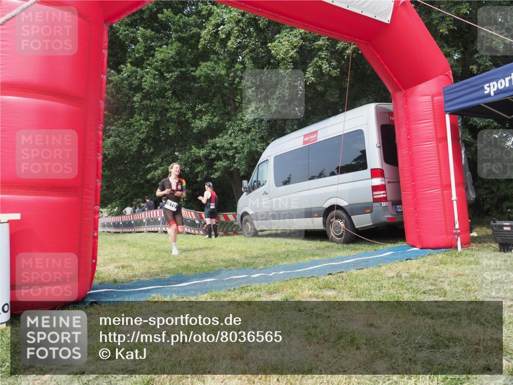 15.06.2025 - 27. Vierlanden-Triathlon KatJ http://msf.ph/oto/8036565 15.06.2025 11:25:34 Schwimmen  meine-sportfotos.de