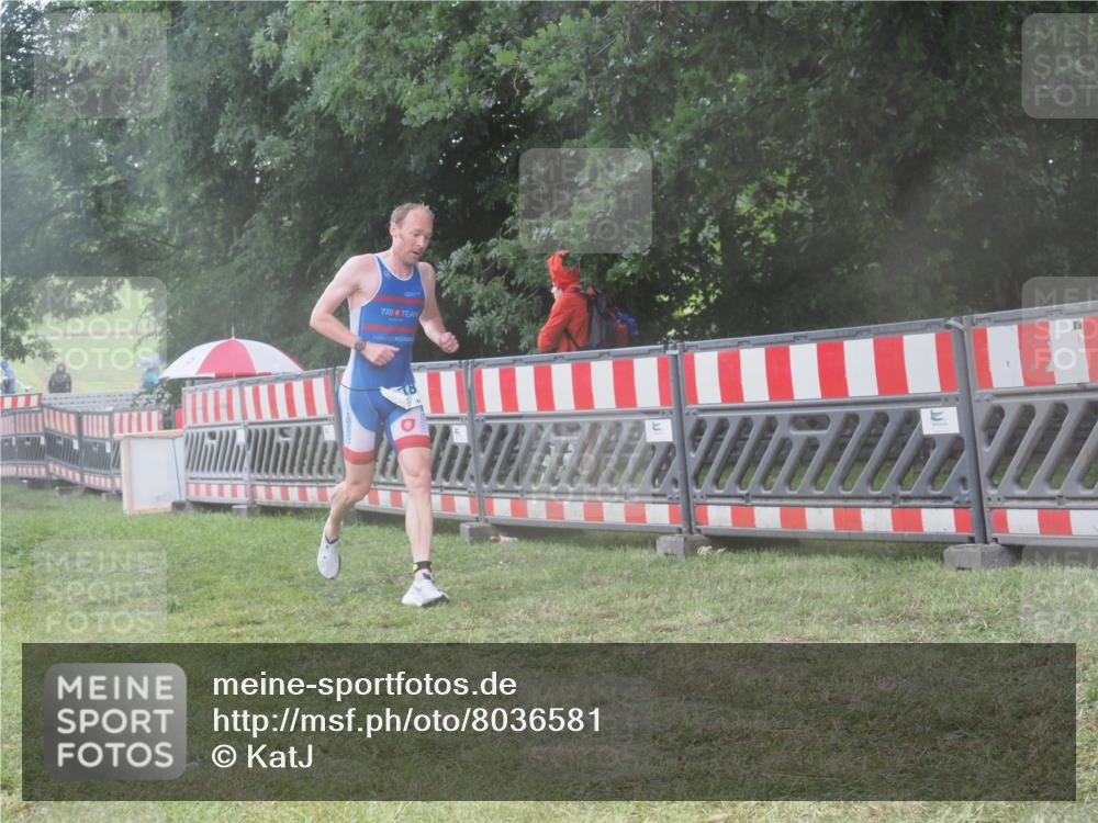 21.06.2025 - 27. Vierlanden-Triathlon KatJ http://msf.ph/oto/8036581 15.06.2025 14:15:23 Ziel 1278 meine-sportfotos.de