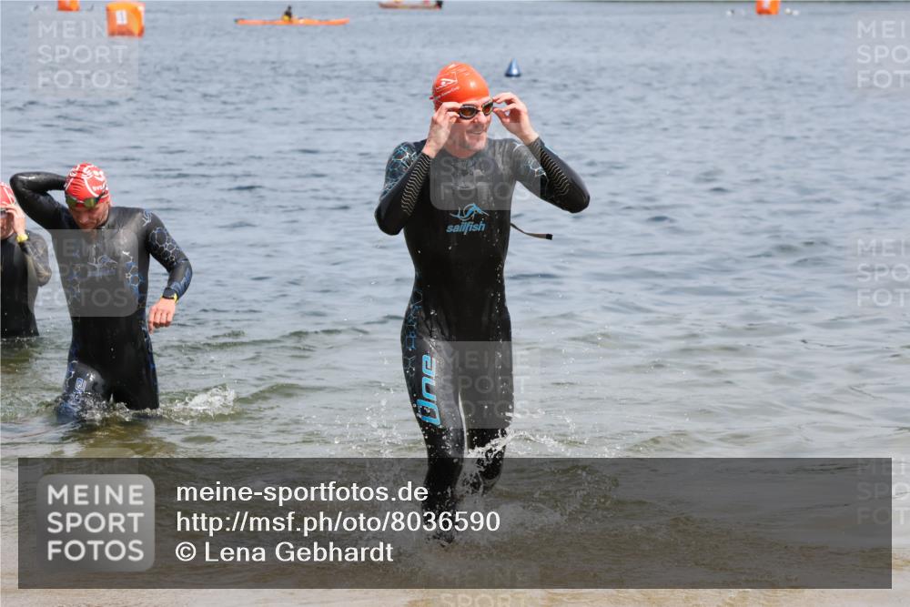21.06.2025 - 27. Vierlanden-Triathlon Lena Gebhardt http://msf.ph/oto/8036590 15.06.2025 12:00:23 Schwimmen 989 meine-sportfotos.de