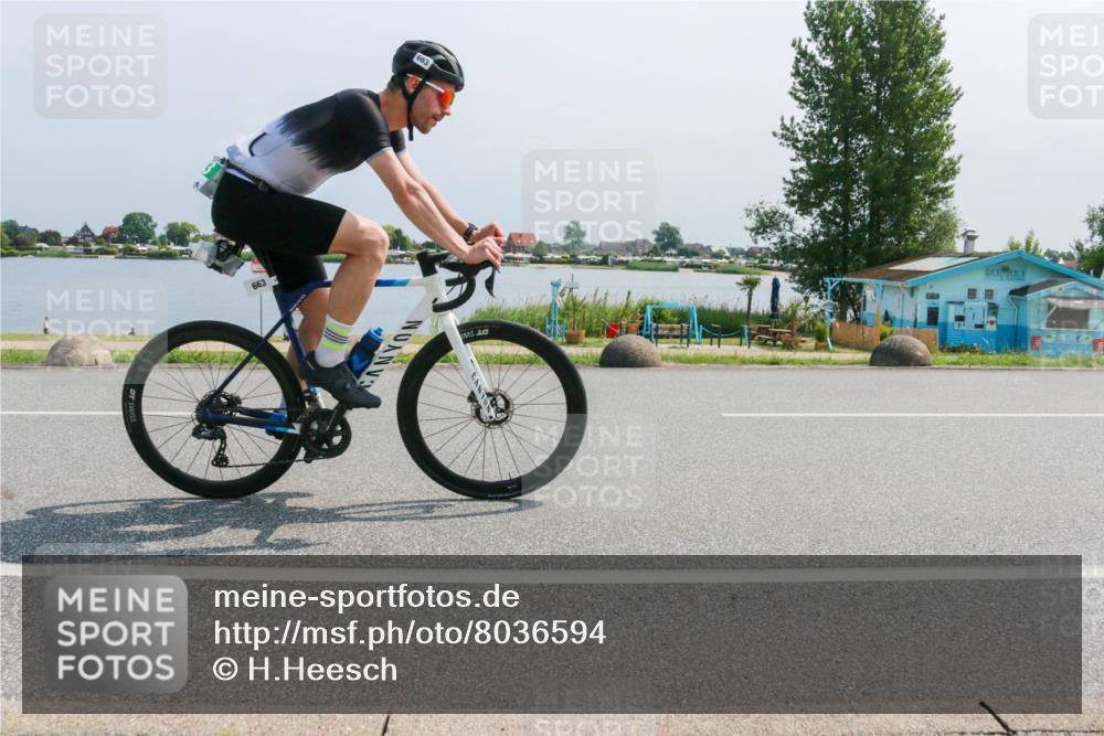 21.06.2025 - 27. Vierlanden-Triathlon H.Heesch http://msf.ph/oto/8036594 15.06.2025 11:46:16 Radfahren 215, 663, 743, 886 meine-sportfotos.de