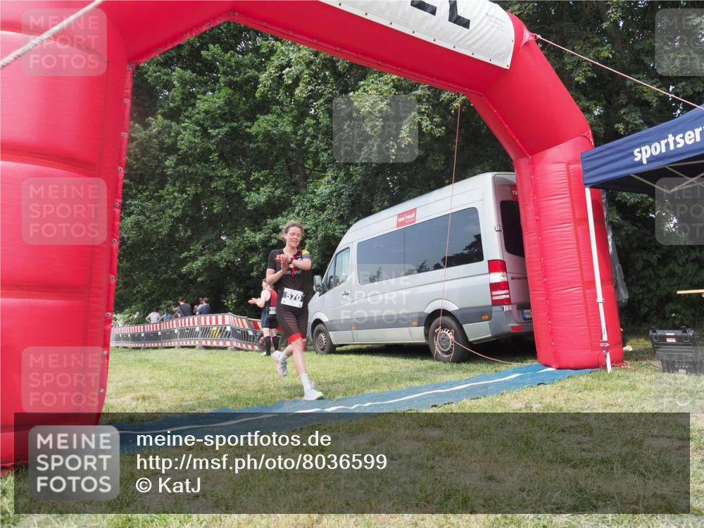 15.06.2025 - 27. Vierlanden-Triathlon KatJ http://msf.ph/oto/8036599 15.06.2025 11:25:35 Schwimmen  meine-sportfotos.de