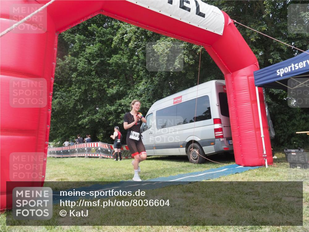 15.06.2025 - 27. Vierlanden-Triathlon KatJ http://msf.ph/oto/8036604 15.06.2025 11:25:35 Schwimmen  meine-sportfotos.de