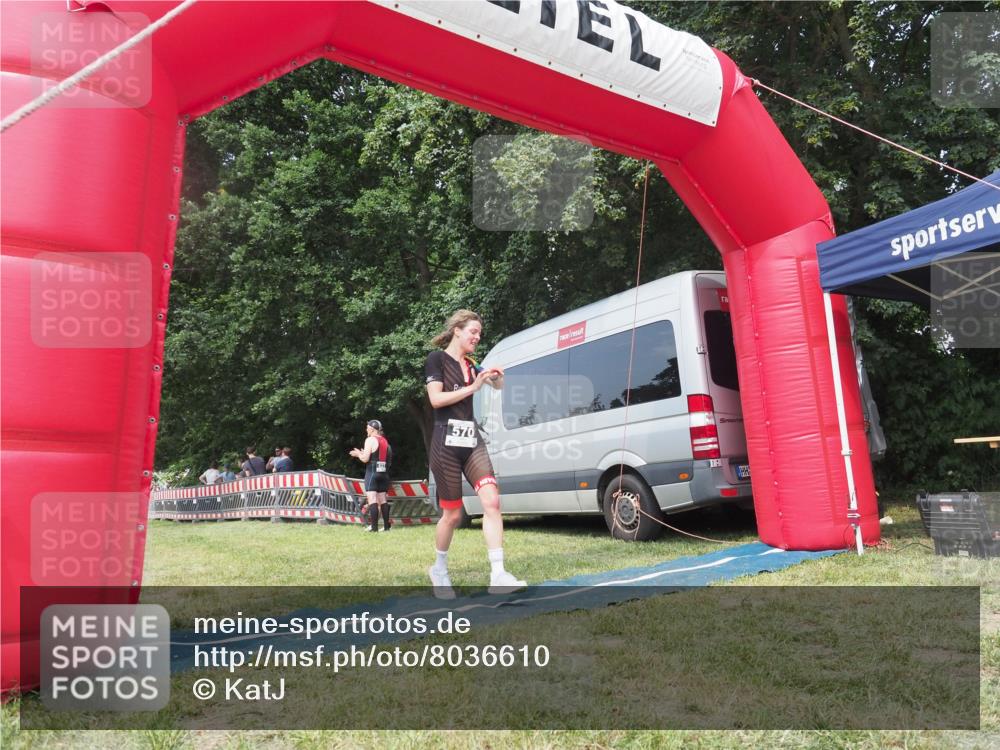 15.06.2025 - 27. Vierlanden-Triathlon KatJ http://msf.ph/oto/8036610 15.06.2025 11:25:35 Schwimmen  meine-sportfotos.de