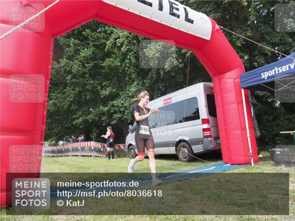 15.06.2025 - 27. Vierlanden-Triathlon KatJ http://msf.ph/oto/8036618 15.06.2025 11:25:35 Schwimmen  meine-sportfotos.de