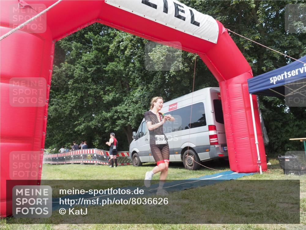 15.06.2025 - 27. Vierlanden-Triathlon KatJ http://msf.ph/oto/8036626 15.06.2025 11:25:35 Schwimmen  meine-sportfotos.de