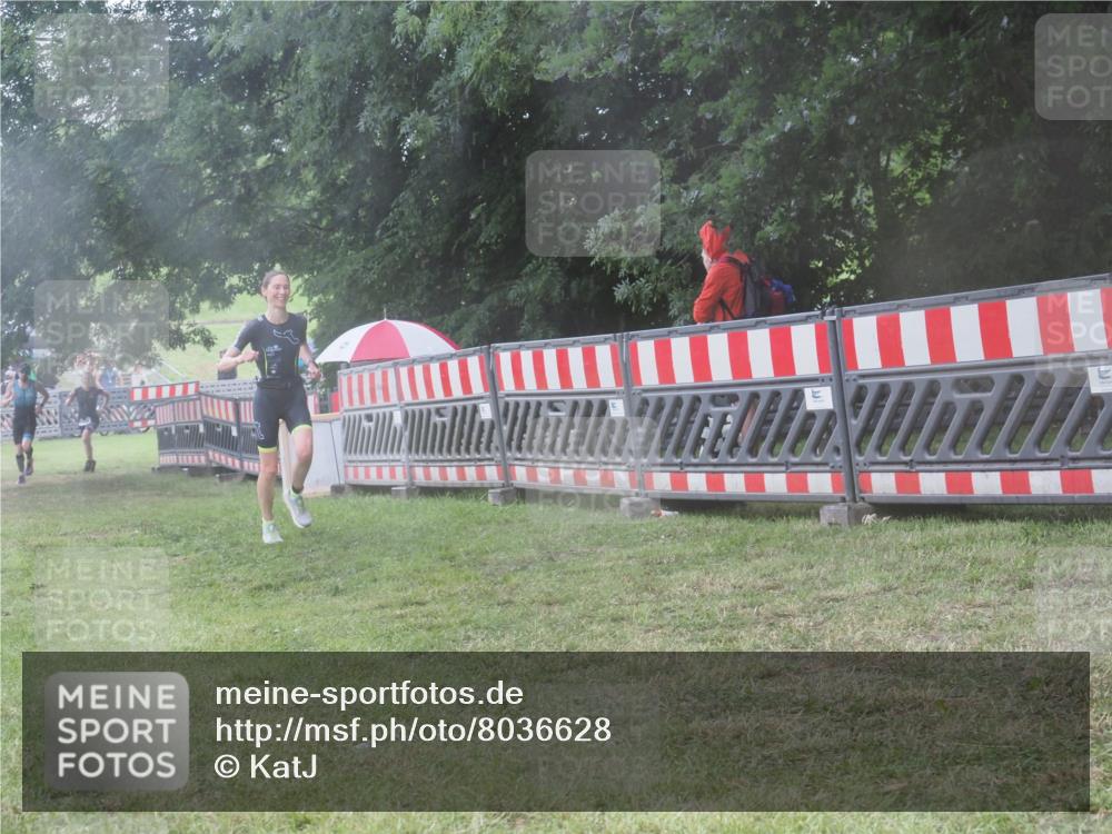 21.06.2025 - 27. Vierlanden-Triathlon KatJ http://msf.ph/oto/8036628 15.06.2025 14:15:34 Ziel 1172, 1211, 1309 meine-sportfotos.de