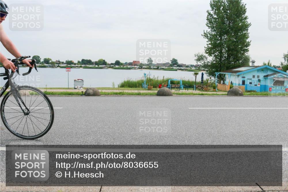 15.06.2025 - 27. Vierlanden-Triathlon H.Heesch http://msf.ph/oto/8036655 15.06.2025 10:49:16 Radfahren 6, 29, 115, 447 meine-sportfotos.de