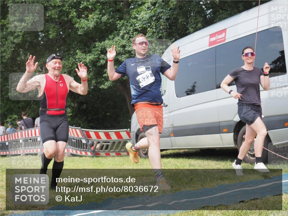 15.06.2025 - 27. Vierlanden-Triathlon KatJ http://msf.ph/oto/8036672 15.06.2025 11:25:50 Schwimmen  meine-sportfotos.de
