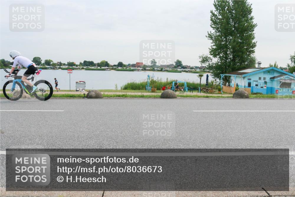 15.06.2025 - 27. Vierlanden-Triathlon H.Heesch http://msf.ph/oto/8036673 15.06.2025 10:49:28 Radfahren 74 meine-sportfotos.de