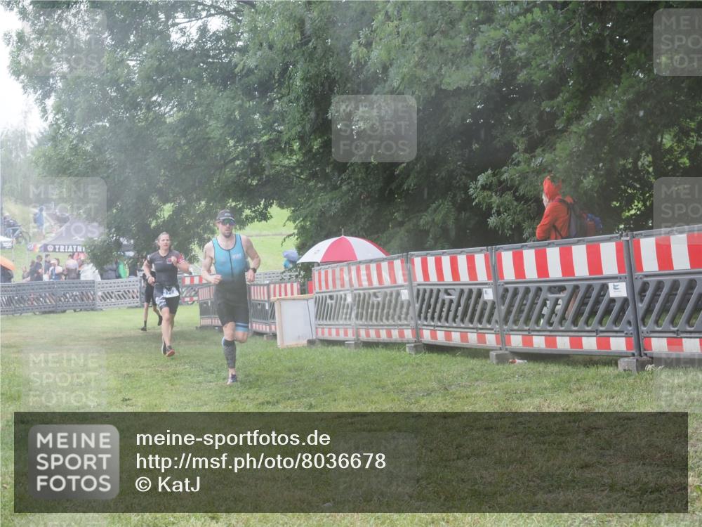 21.06.2025 - 27. Vierlanden-Triathlon KatJ http://msf.ph/oto/8036678 15.06.2025 14:15:38 Ziel 1172, 1211, 1217, 1293, 1309 meine-sportfotos.de