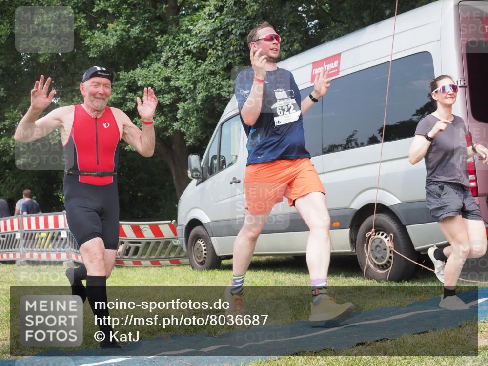 15.06.2025 - 27. Vierlanden-Triathlon KatJ http://msf.ph/oto/8036687 15.06.2025 11:25:51 Schwimmen  meine-sportfotos.de