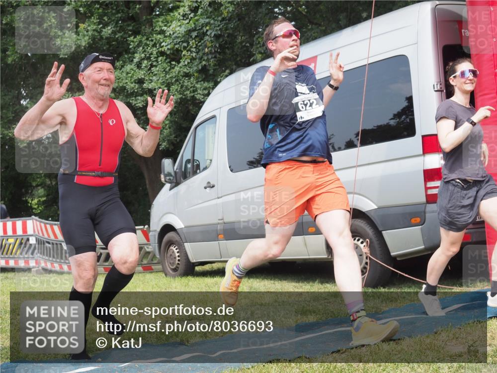 15.06.2025 - 27. Vierlanden-Triathlon KatJ http://msf.ph/oto/8036693 15.06.2025 11:25:51 Schwimmen  meine-sportfotos.de