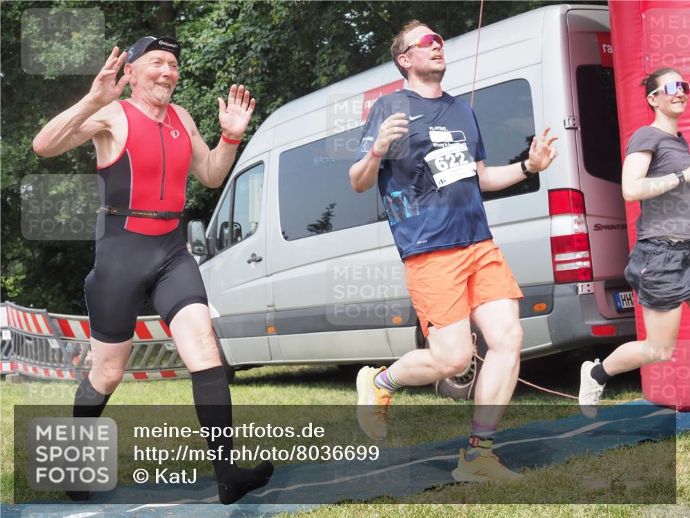 15.06.2025 - 27. Vierlanden-Triathlon KatJ http://msf.ph/oto/8036699 15.06.2025 11:25:51 Schwimmen  meine-sportfotos.de