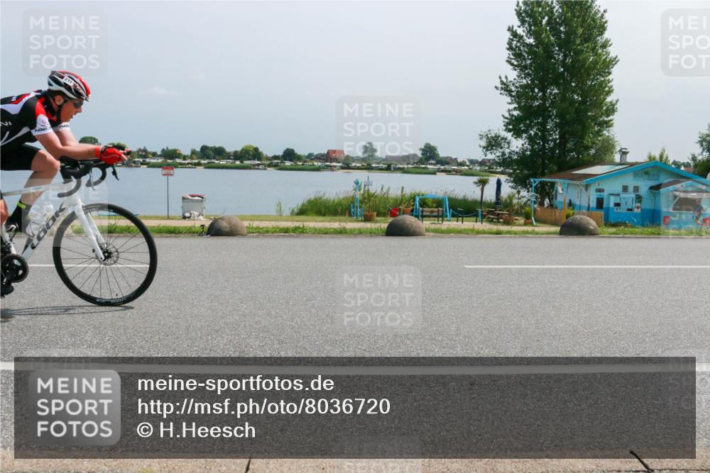 21.06.2025 - 27. Vierlanden-Triathlon H.Heesch http://msf.ph/oto/8036720 15.06.2025 11:46:22 Radfahren 231, 743 meine-sportfotos.de