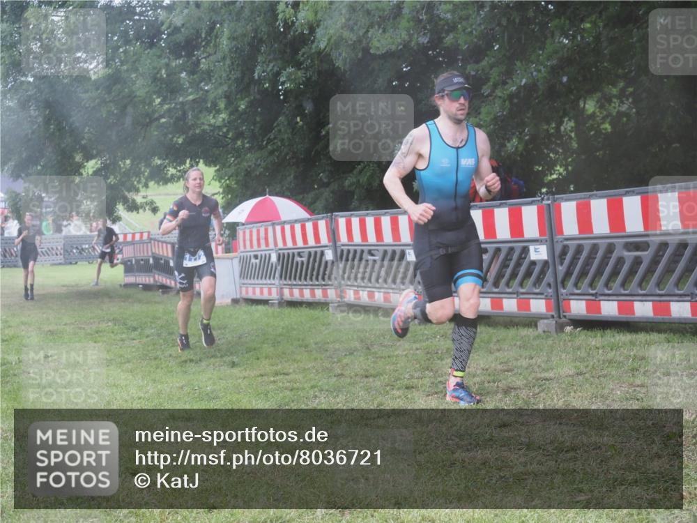 21.06.2025 - 27. Vierlanden-Triathlon KatJ http://msf.ph/oto/8036721 15.06.2025 14:15:40 Ziel 1172, 1210, 1217, 1293, 1309 meine-sportfotos.de