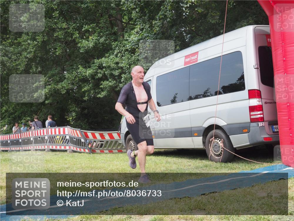 15.06.2025 - 27. Vierlanden-Triathlon KatJ http://msf.ph/oto/8036733 15.06.2025 11:26:05 Schwimmen  meine-sportfotos.de
