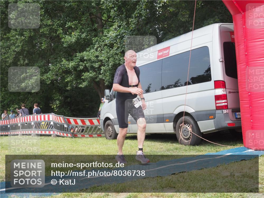 15.06.2025 - 27. Vierlanden-Triathlon KatJ http://msf.ph/oto/8036738 15.06.2025 11:26:05 Schwimmen  meine-sportfotos.de