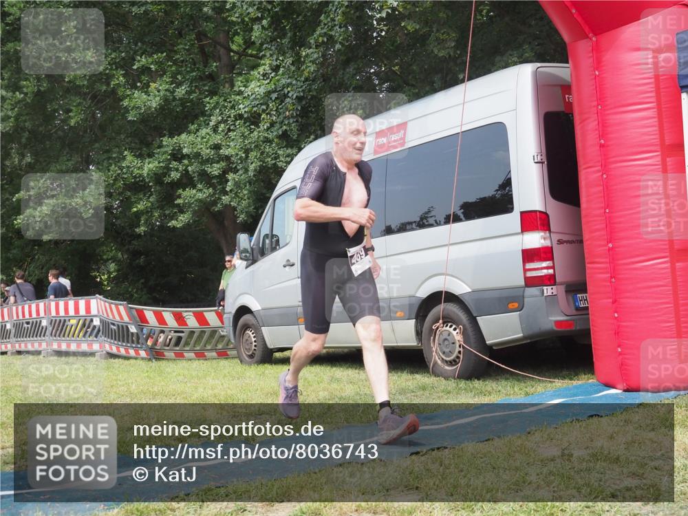 15.06.2025 - 27. Vierlanden-Triathlon KatJ http://msf.ph/oto/8036743 15.06.2025 11:26:05 Schwimmen  meine-sportfotos.de