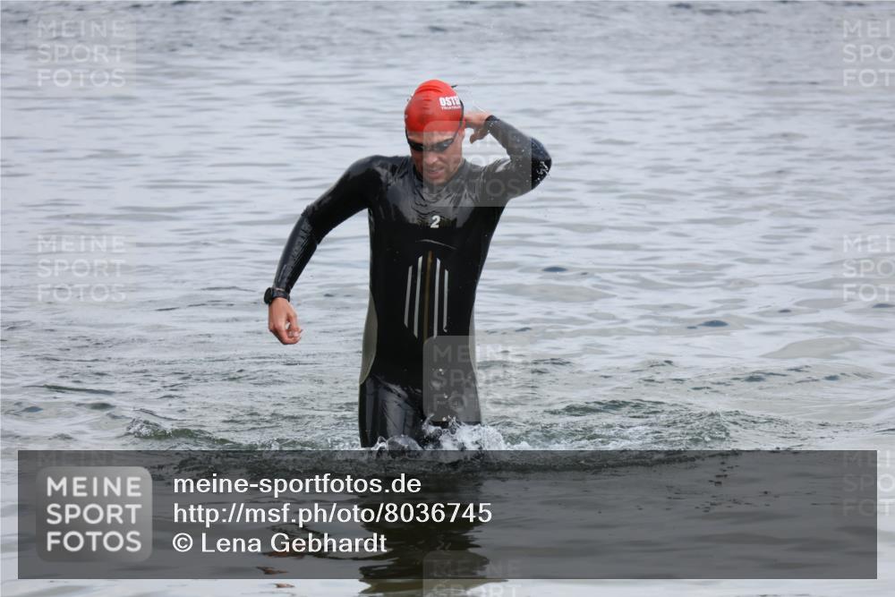 21.06.2025 - 27. Vierlanden-Triathlon Lena Gebhardt http://msf.ph/oto/8036745 15.06.2025 12:01:48 Schwimmen 998 meine-sportfotos.de