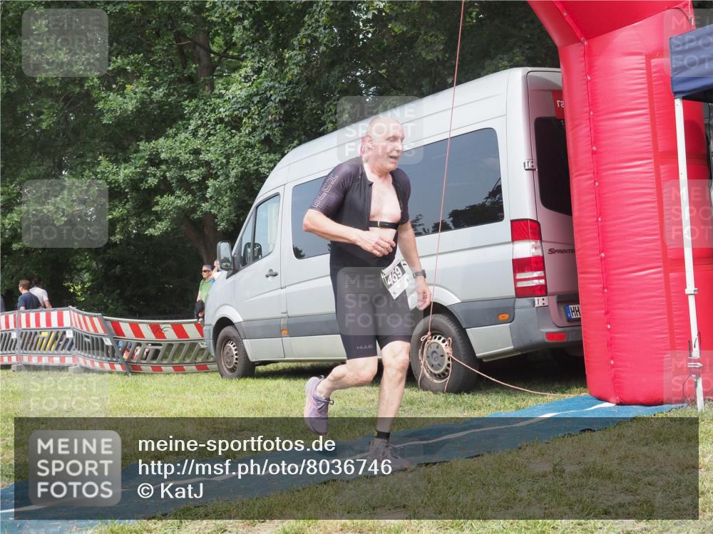 15.06.2025 - 27. Vierlanden-Triathlon KatJ http://msf.ph/oto/8036746 15.06.2025 11:26:05 Schwimmen  meine-sportfotos.de