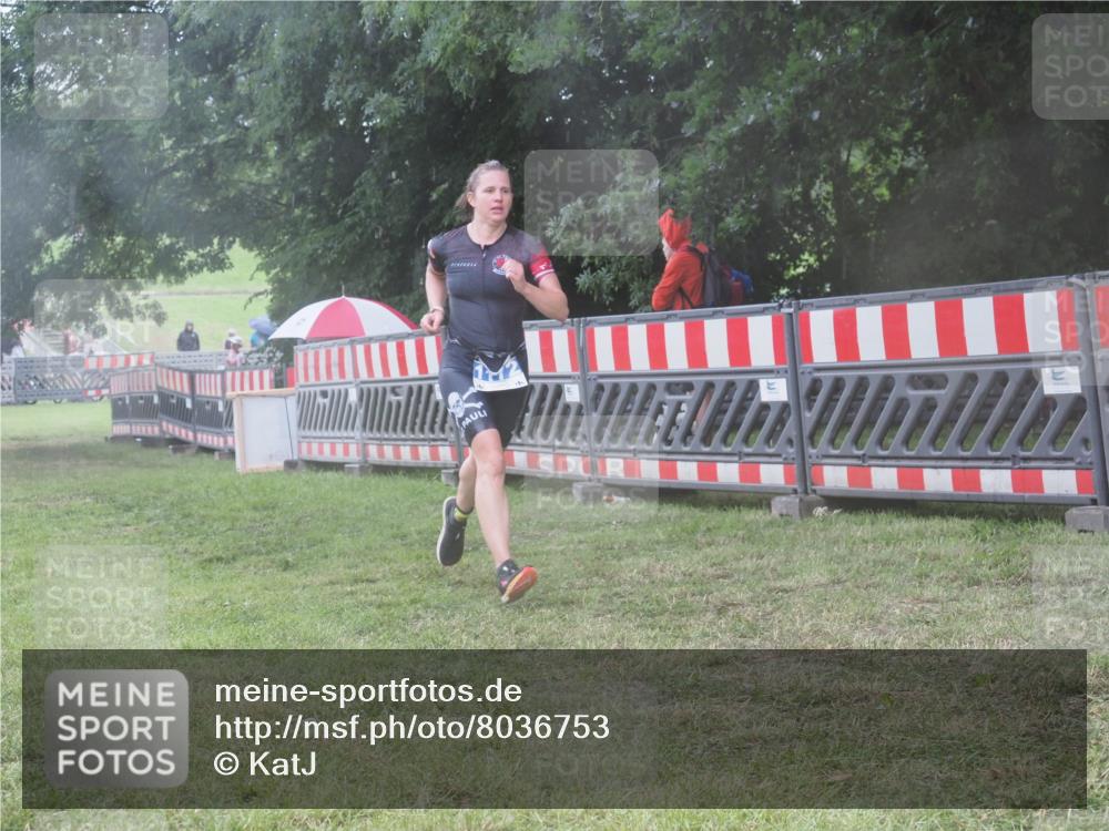 21.06.2025 - 27. Vierlanden-Triathlon KatJ http://msf.ph/oto/8036753 15.06.2025 14:15:41 Ziel 1172, 1210, 1217, 1293, 1309 meine-sportfotos.de