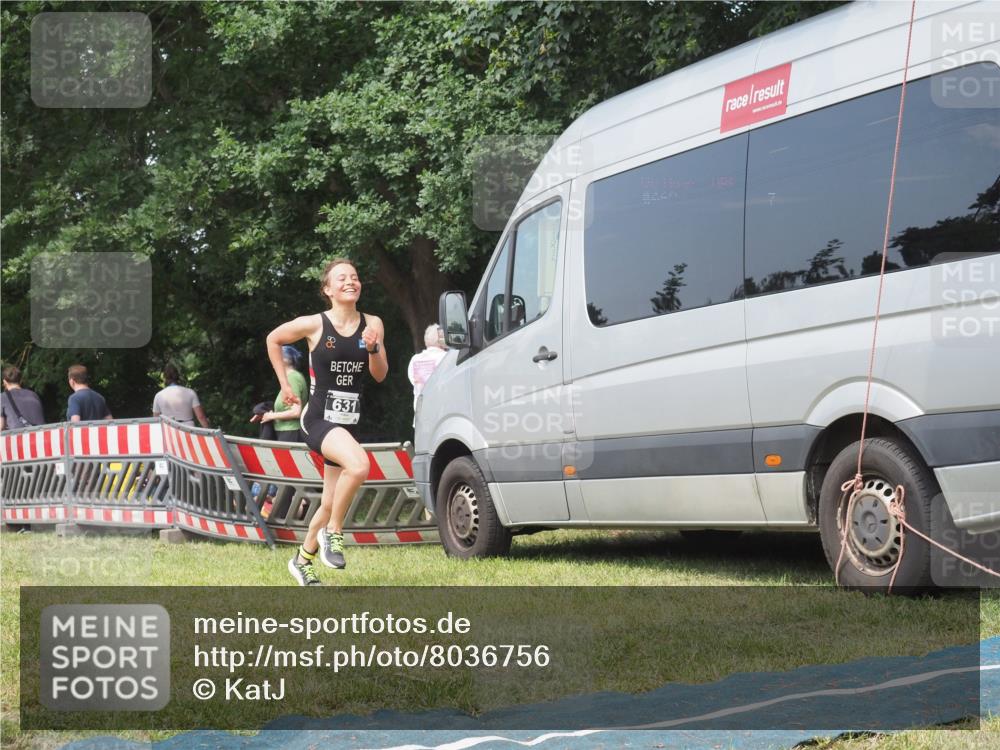 15.06.2025 - 27. Vierlanden-Triathlon KatJ http://msf.ph/oto/8036756 15.06.2025 11:26:08 Schwimmen  meine-sportfotos.de