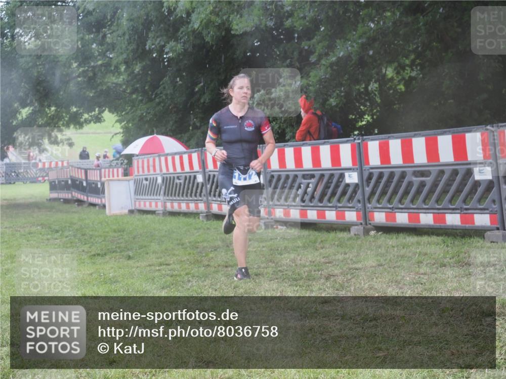 21.06.2025 - 27. Vierlanden-Triathlon KatJ http://msf.ph/oto/8036758 15.06.2025 14:15:41 Ziel 1172, 1210, 1217, 1293, 1309 meine-sportfotos.de