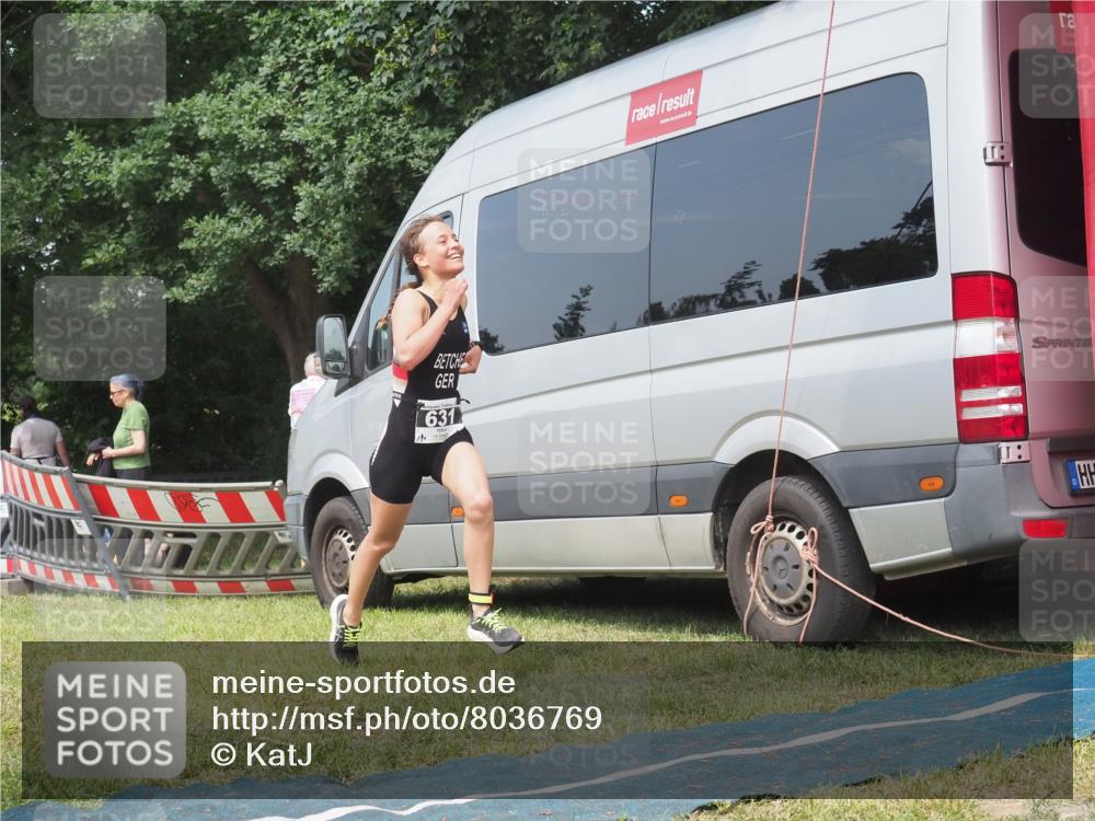 15.06.2025 - 27. Vierlanden-Triathlon KatJ http://msf.ph/oto/8036769 15.06.2025 11:26:08 Schwimmen  meine-sportfotos.de