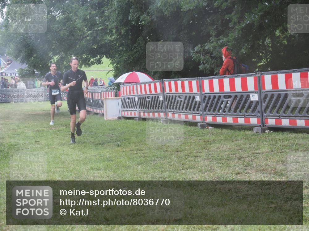 21.06.2025 - 27. Vierlanden-Triathlon KatJ http://msf.ph/oto/8036770 15.06.2025 14:15:44 Ziel 1172, 1210, 1217, 1293 meine-sportfotos.de