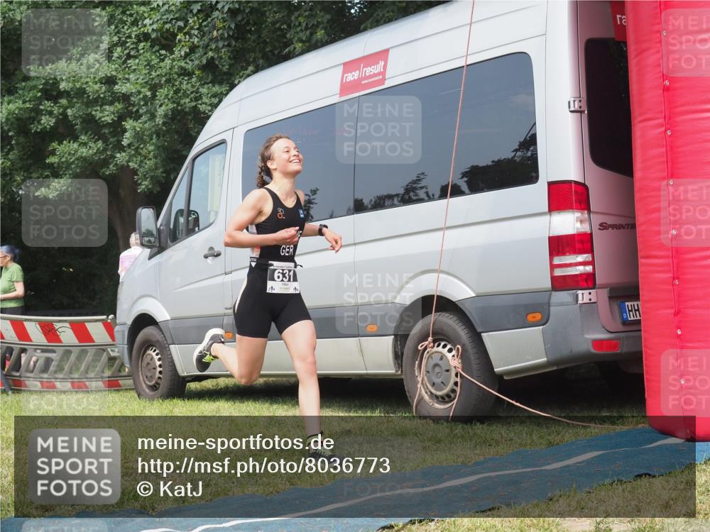 15.06.2025 - 27. Vierlanden-Triathlon KatJ http://msf.ph/oto/8036773 15.06.2025 11:26:08 Schwimmen  meine-sportfotos.de