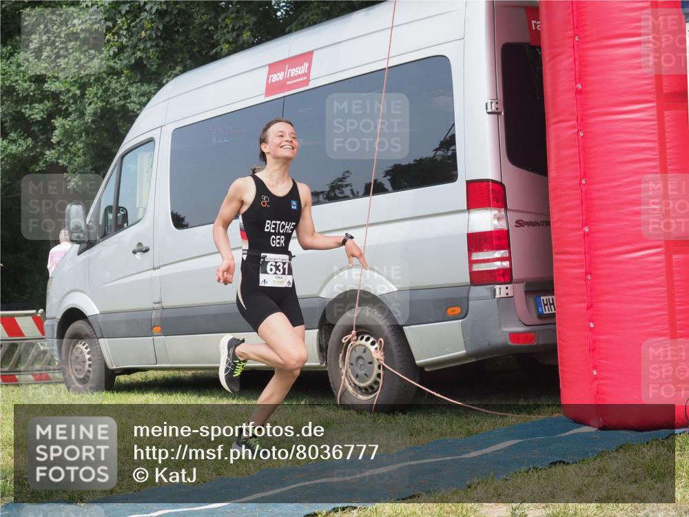 15.06.2025 - 27. Vierlanden-Triathlon KatJ http://msf.ph/oto/8036777 15.06.2025 11:26:08 Schwimmen  meine-sportfotos.de