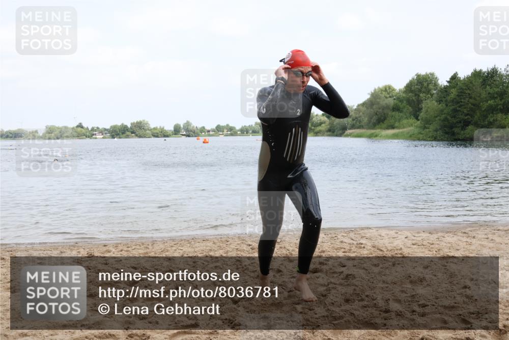 21.06.2025 - 27. Vierlanden-Triathlon Lena Gebhardt http://msf.ph/oto/8036781 15.06.2025 12:01:55 Schwimmen 998 meine-sportfotos.de