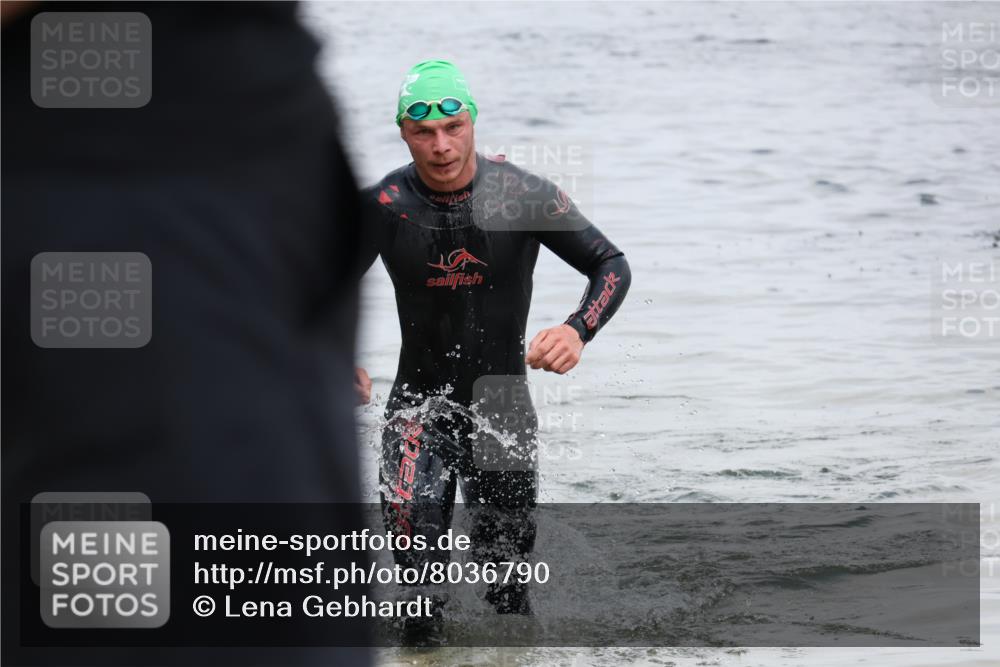 21.06.2025 - 27. Vierlanden-Triathlon Lena Gebhardt http://msf.ph/oto/8036790 15.06.2025 12:02:13 Schwimmen 995 meine-sportfotos.de