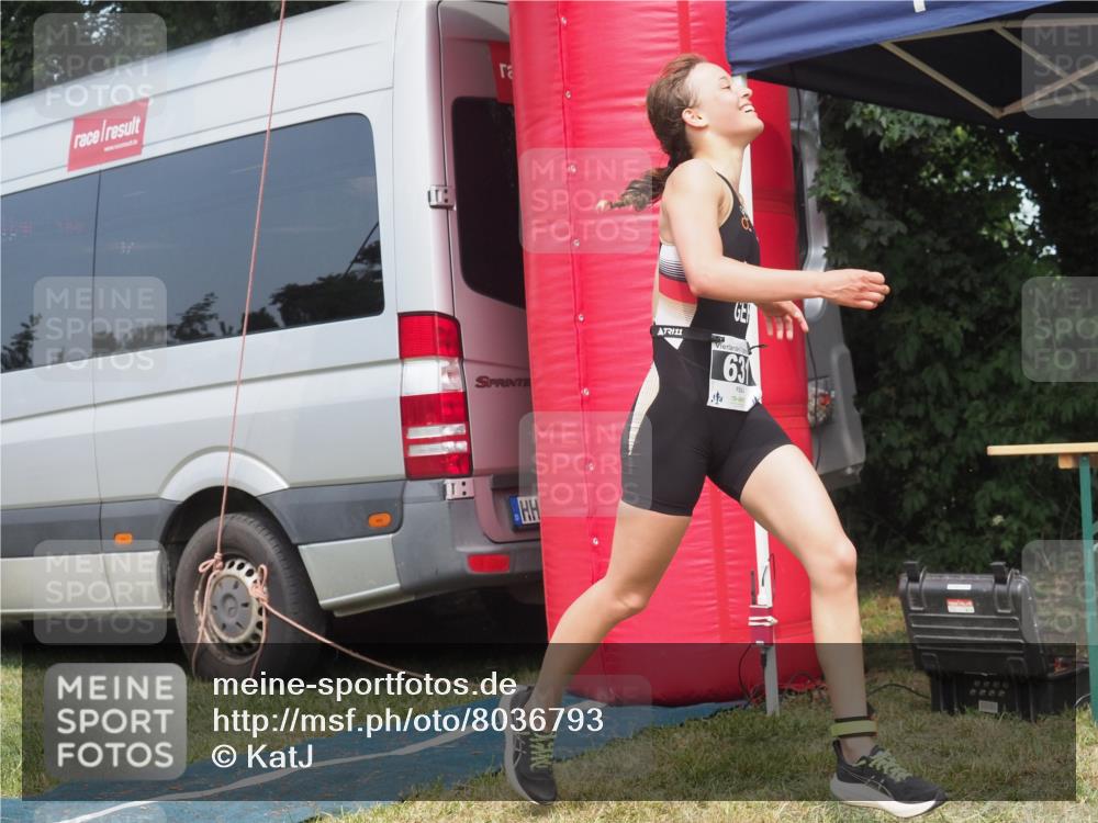 15.06.2025 - 27. Vierlanden-Triathlon KatJ http://msf.ph/oto/8036793 15.06.2025 11:26:09 Schwimmen  meine-sportfotos.de