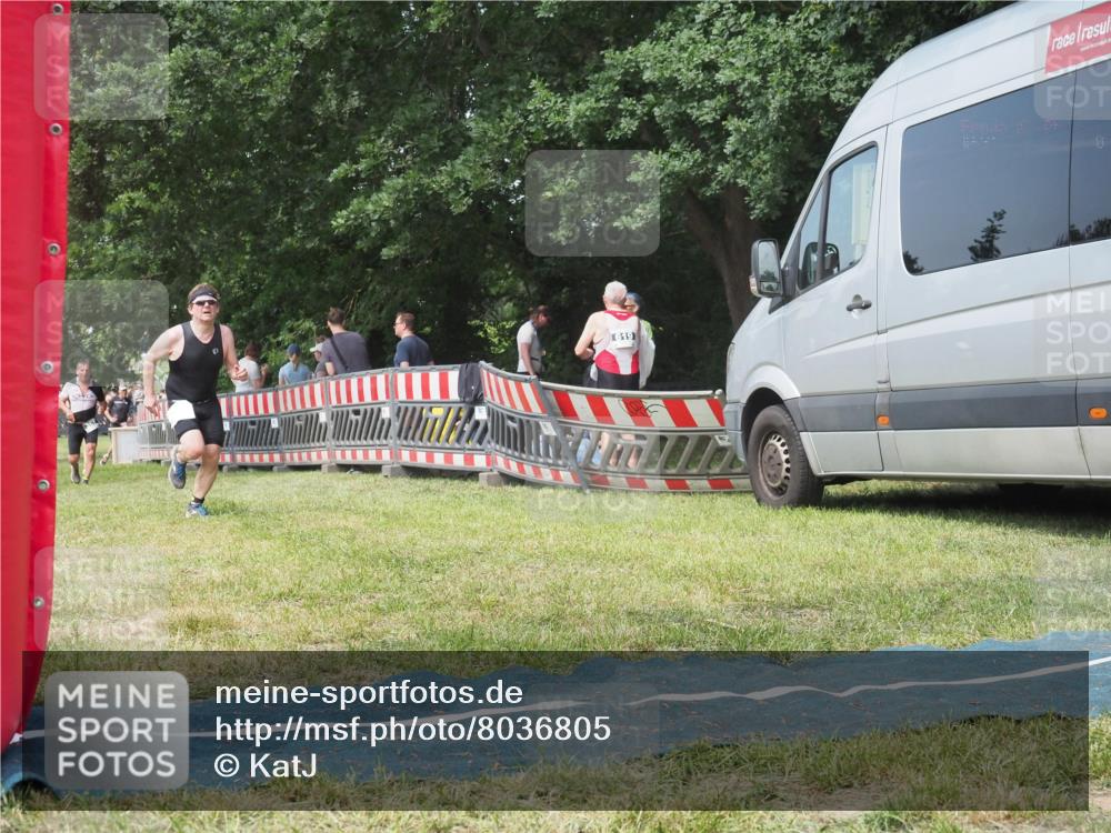 15.06.2025 - 27. Vierlanden-Triathlon KatJ http://msf.ph/oto/8036805 15.06.2025 11:26:25 Schwimmen  meine-sportfotos.de